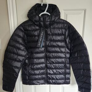Aritzia TNA size medium Men's Super Lite puffer.